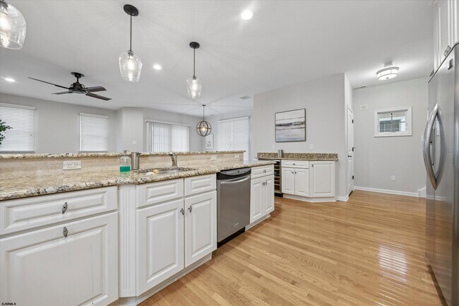 Building Photo - 113 N Adams Ave