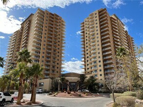 Building Photo - 8255 S Las Vegas Blvd