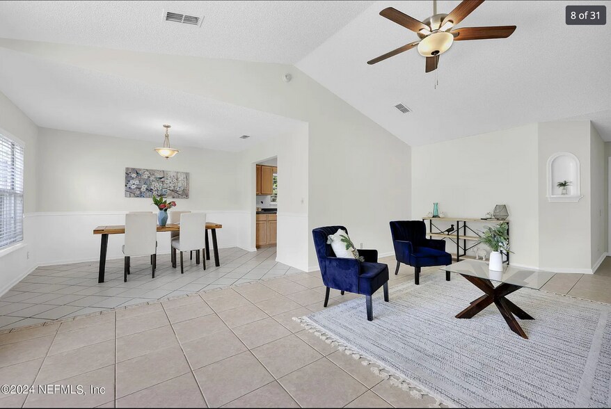 Building Photo - 13573 Lobo Ct