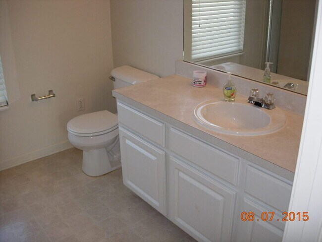 Building Photo - Bellevue Home