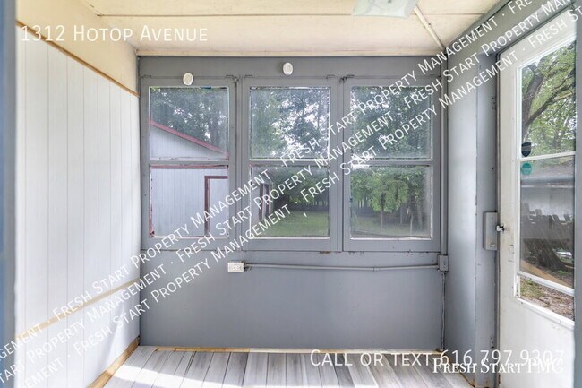 Building Photo - 1312 Hotop Ave