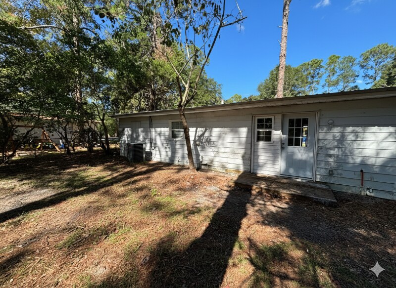 Building Photo - 2404 Spurgeon St