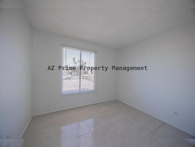 Building Photo - 3629 E Blanche Dr