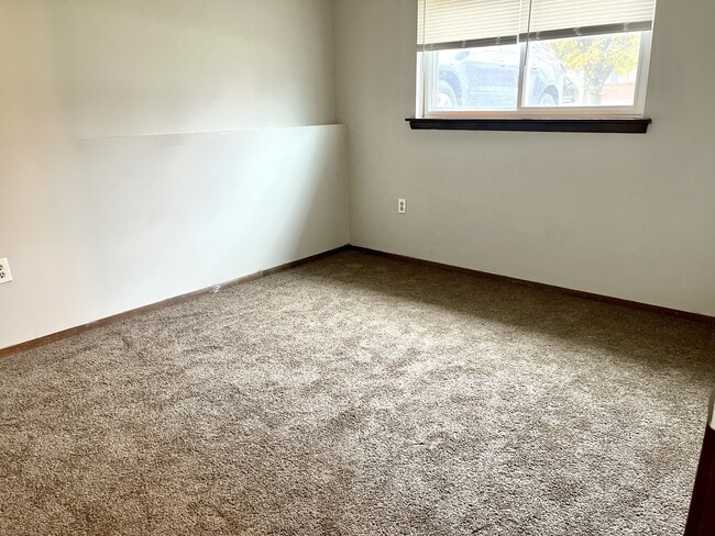 Building Photo - 6390 Firethorn Ave