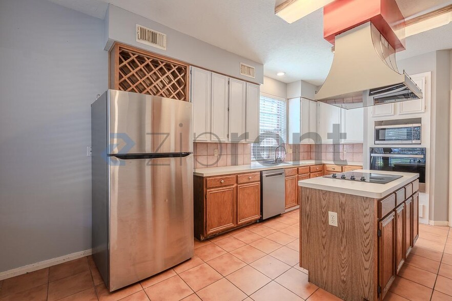 Building Photo - 16023 Gladebrook Glen Ln