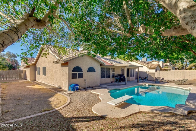 Building Photo - 12719 N 72nd Ave