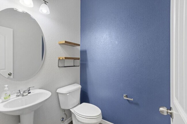 Building Photo - 8560 Dry Needle Place