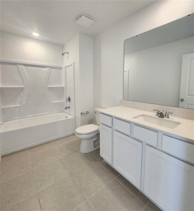 Building Photo - 2215 Green Valley St