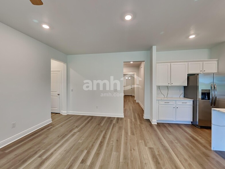 Building Photo - 6431 Atlantic Bch Ave