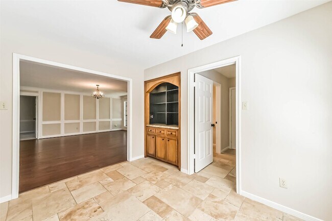 Building Photo - 3910 Misty Gardens Ct
