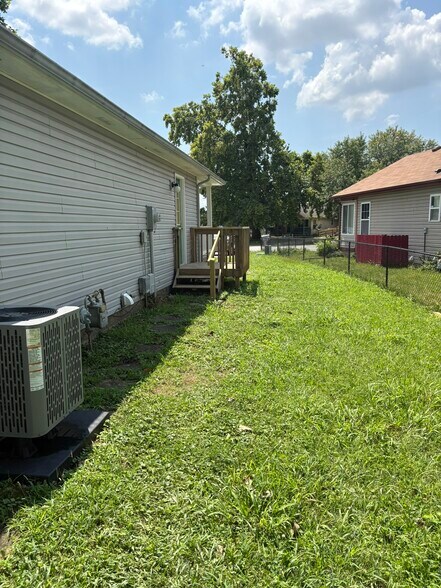 Building Photo - 1835 Carpenter Cir