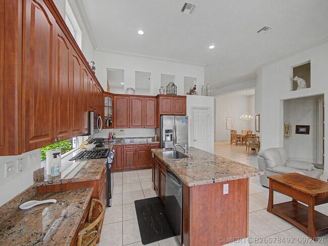 Building Photo - 121 Orchid Cay Dr