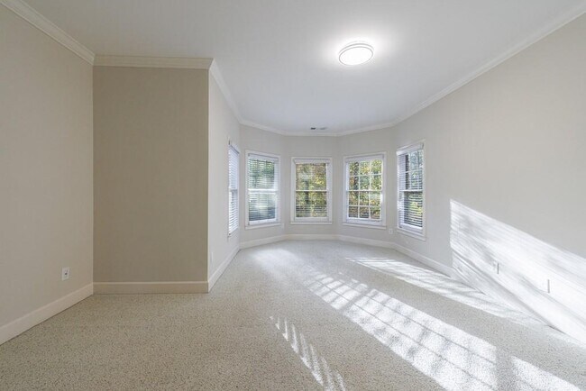 Building Photo - 2883 Thurleston Ln
