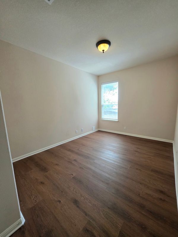 Building Photo - 2215 Conway Cove