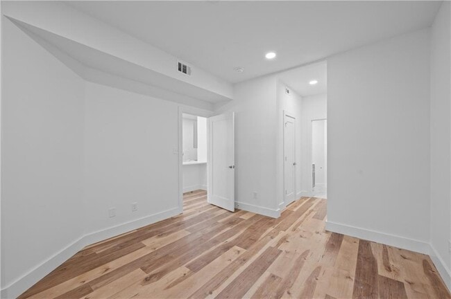 Building Photo - 855 Piedmont Ave NE