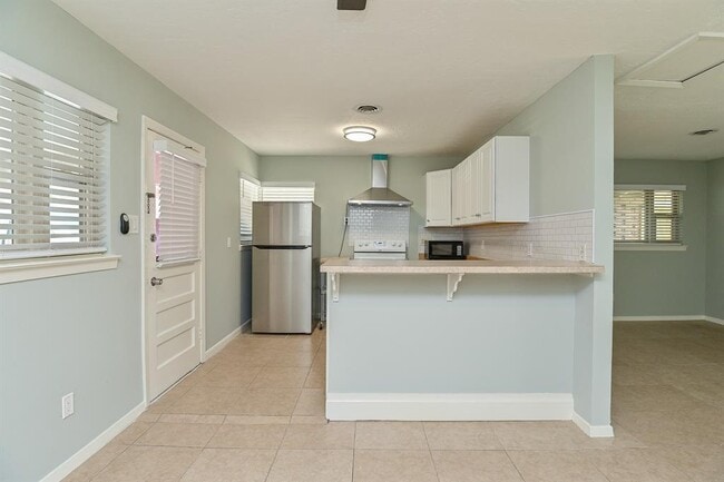 Building Photo - 4738 Merwin St
