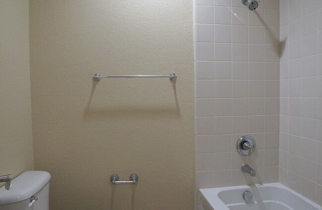 Building Photo - 35579 Domani Dr