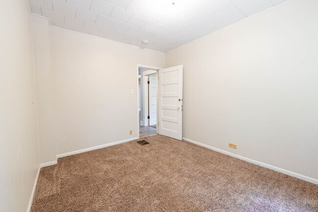 Building Photo - 408 W Illinois St