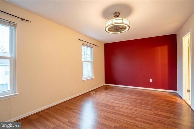 Building Photo - 3500 Vintage Spg Ter