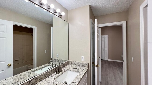 Building Photo - 4599 Cumbrian Lakes Dr