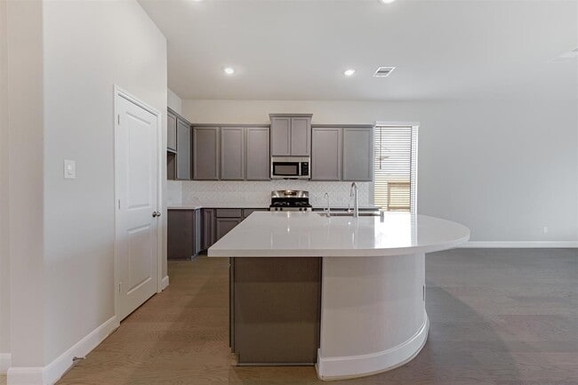 Building Photo - 8727 Arbor Trail Dr