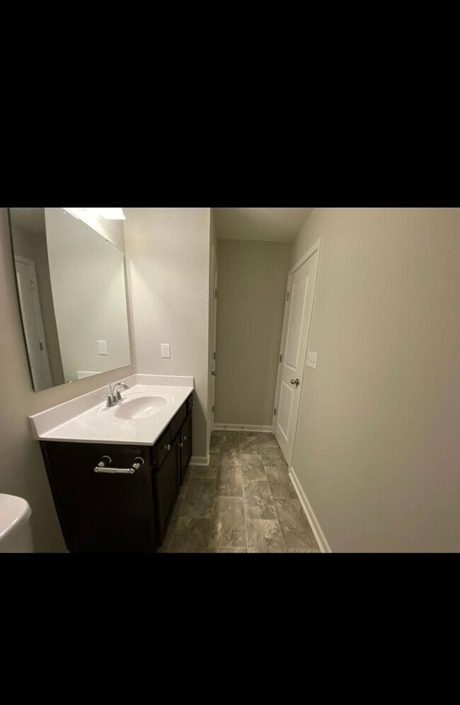 Building Photo - Charming 3BR House in Charlotte