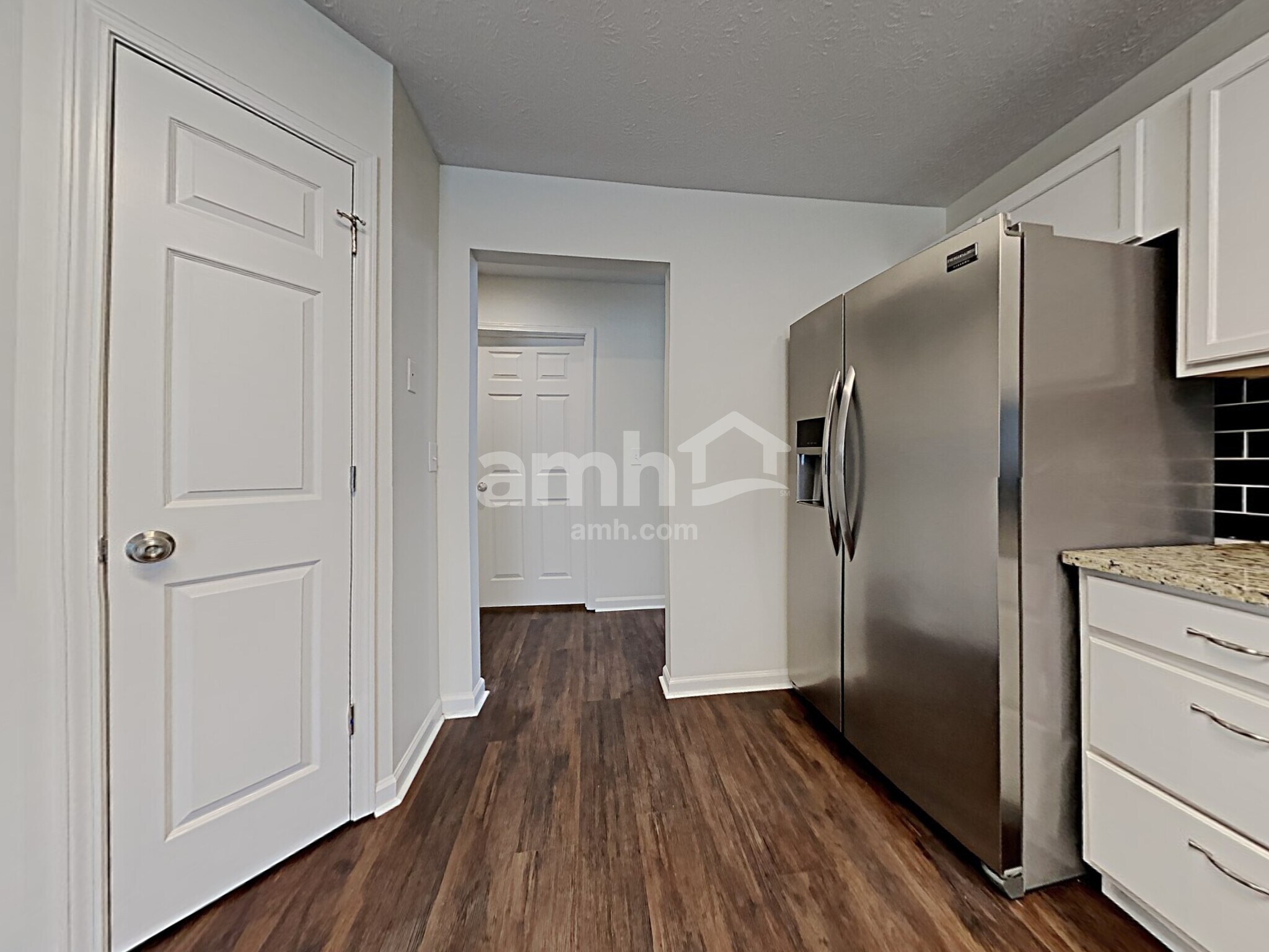 Building Photo - 1405 Willshire Dr
