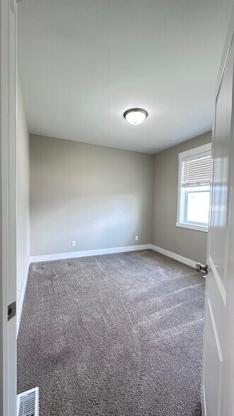 Building Photo - 2830 Blackwood