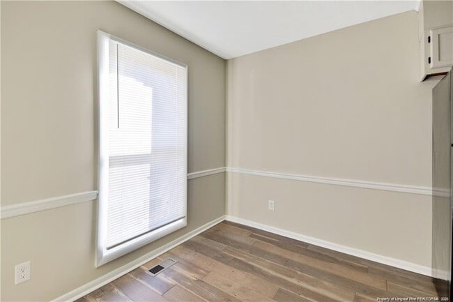 Building Photo - 5940 Laguna Dr