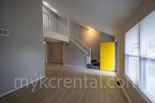 Building Photo - 6441 Hallet St
