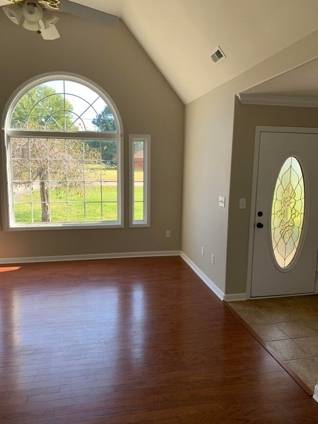 Building Photo - Nice Rancher in Toney