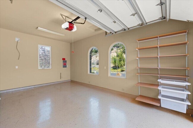 Building Photo - 21 Bigleaf Rd