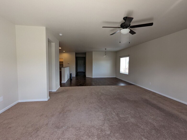 Building Photo - 540 Colins Ct