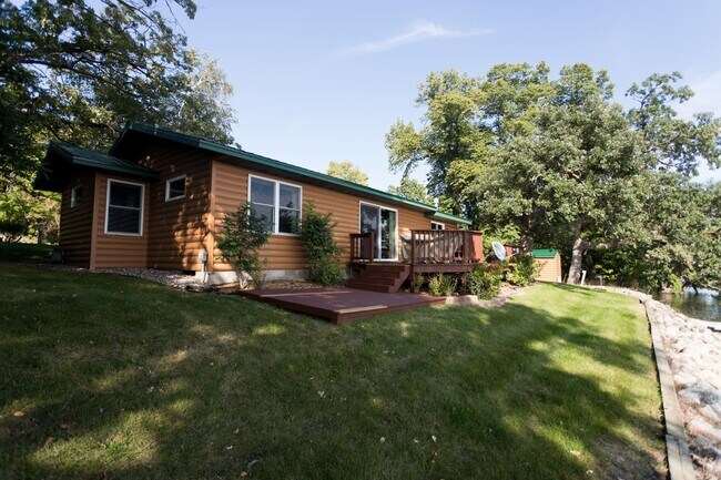Building Photo - Furnished 2 Bedroom Home for Rent on Lake ...