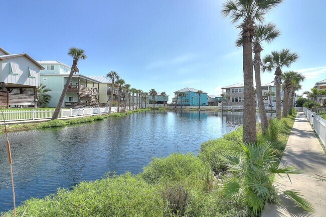 Building Photo - 409 Paradise Pointe Dr