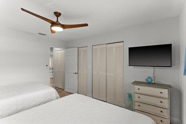 Building Photo - 5955 30th Ave S