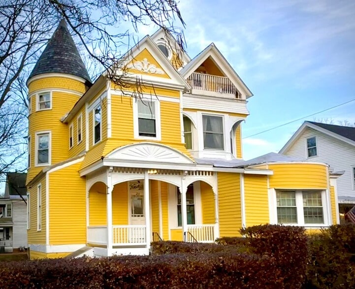 Primary Photo - 25 Woodlawn Ave