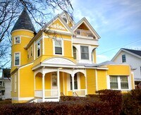 Building Photo - 25 Woodlawn Ave