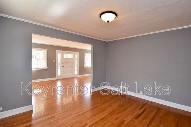 Building Photo - 1583 Princeton Ave S