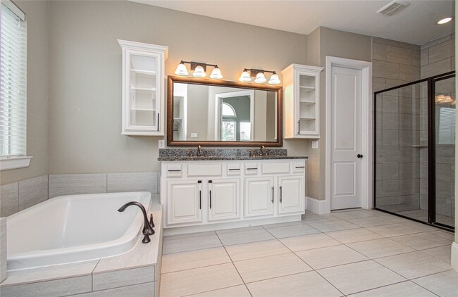 Building Photo - 2403 Orchard Way