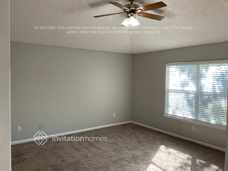 Building Photo - 13250 Companion Cir S