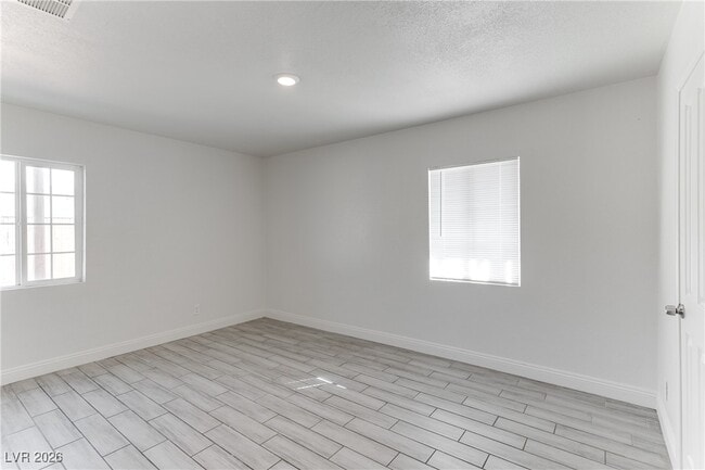 Building Photo - 309 N 16th St