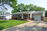 Building Photo - 4001 High Aire Dr