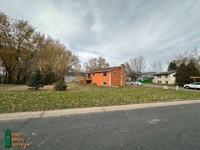 Building Photo - 4 Bedroom Home in Eagan