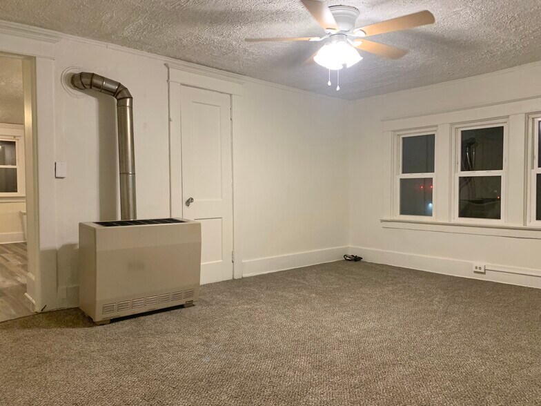 Building Photo - 505 Parkway Dr
