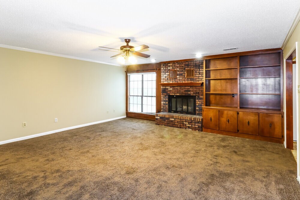 Building Photo - 928 Pheasant Hollow Dr