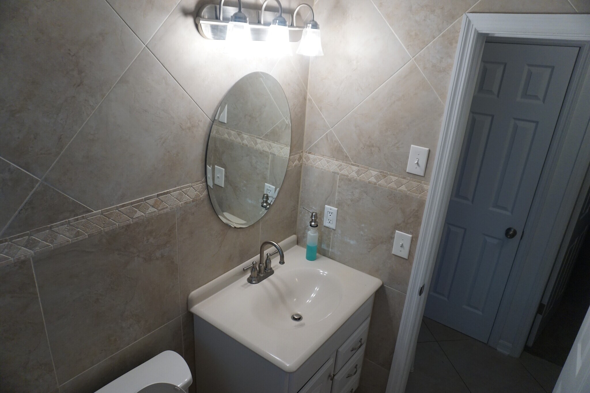 Building Photo - 2007 E Jefferson Street