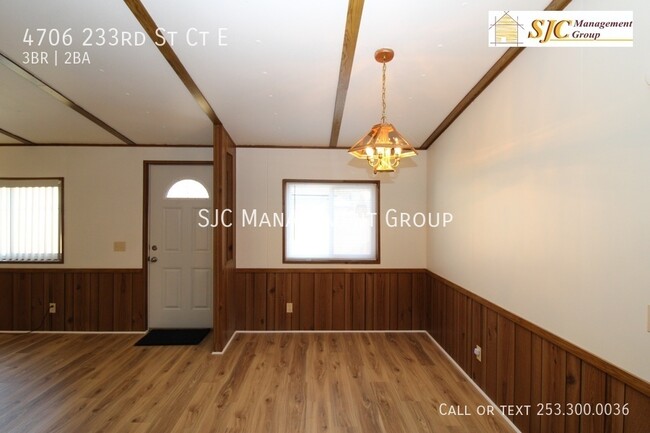 Building Photo - Three bedroom home for rent in Spanaway