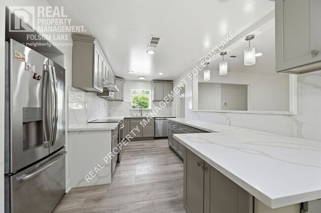 Building Photo - 619 Wales Dr
