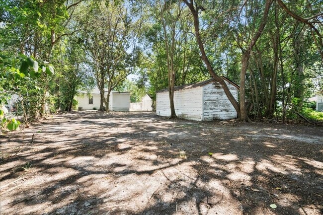 Building Photo - 109 Winston St